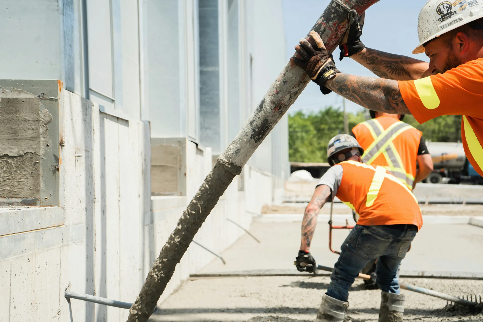 crew casting a tilt-up concrete wall panel in Oshawa