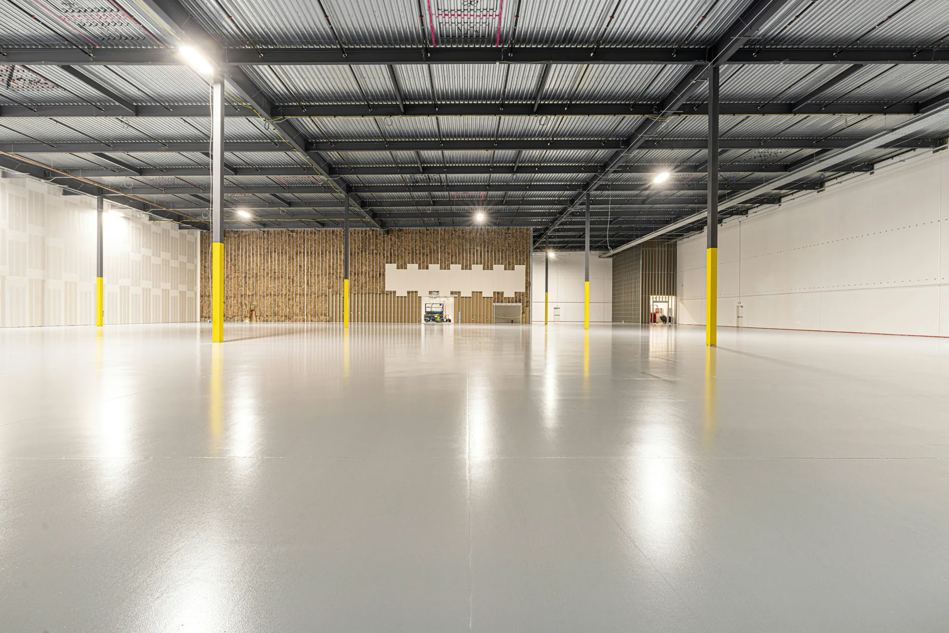 cold-storage warehouse floor with column protectors in Oshawa