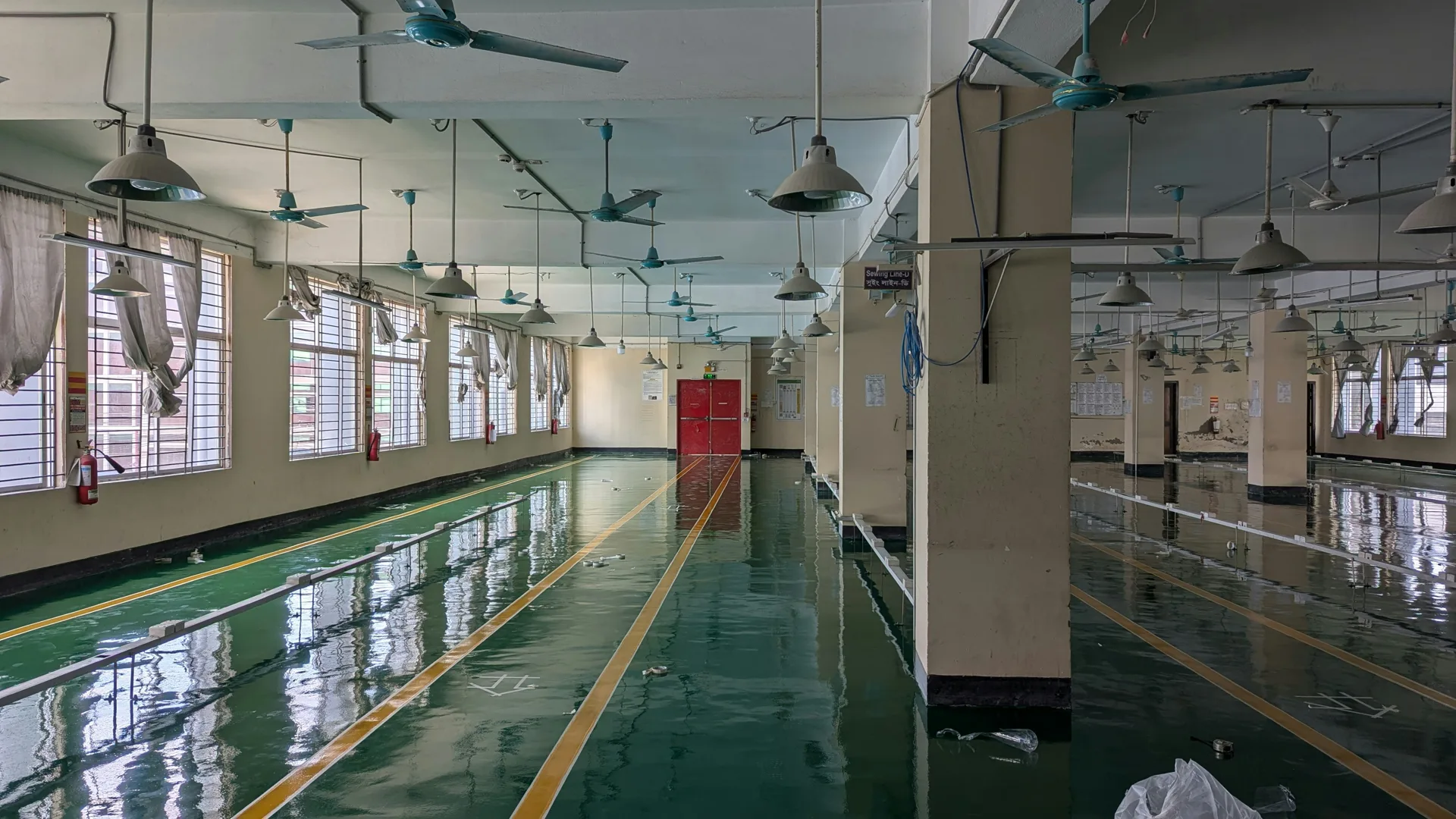 urethane food-grade concrete floor in a Oshawa wash bay